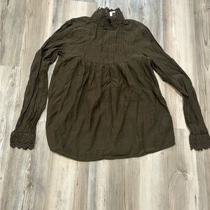 LOGG Size 2, Lightweight, Keyhole Back, Long Sleeve